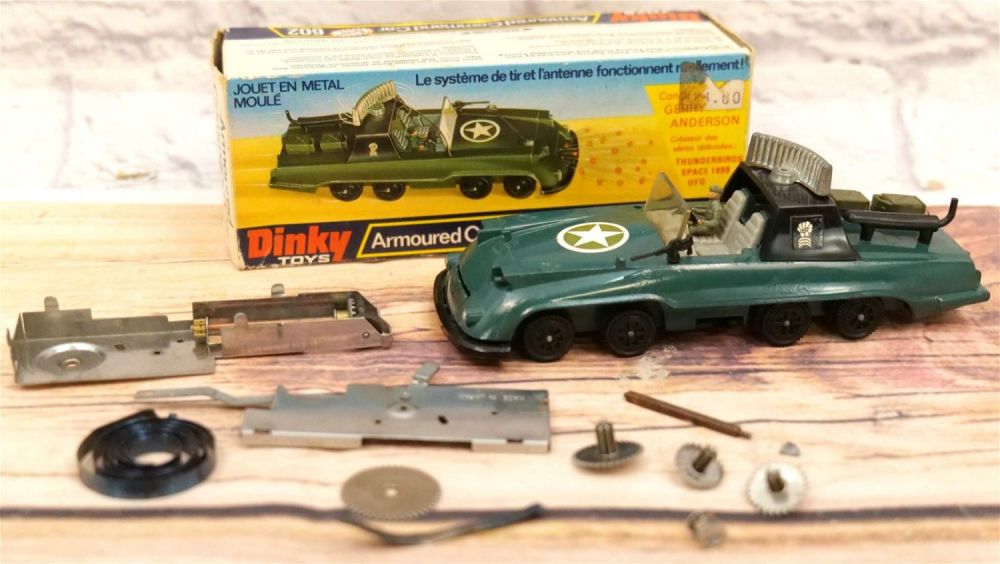 Lot 215: Dinky Toys Armoured Command Car