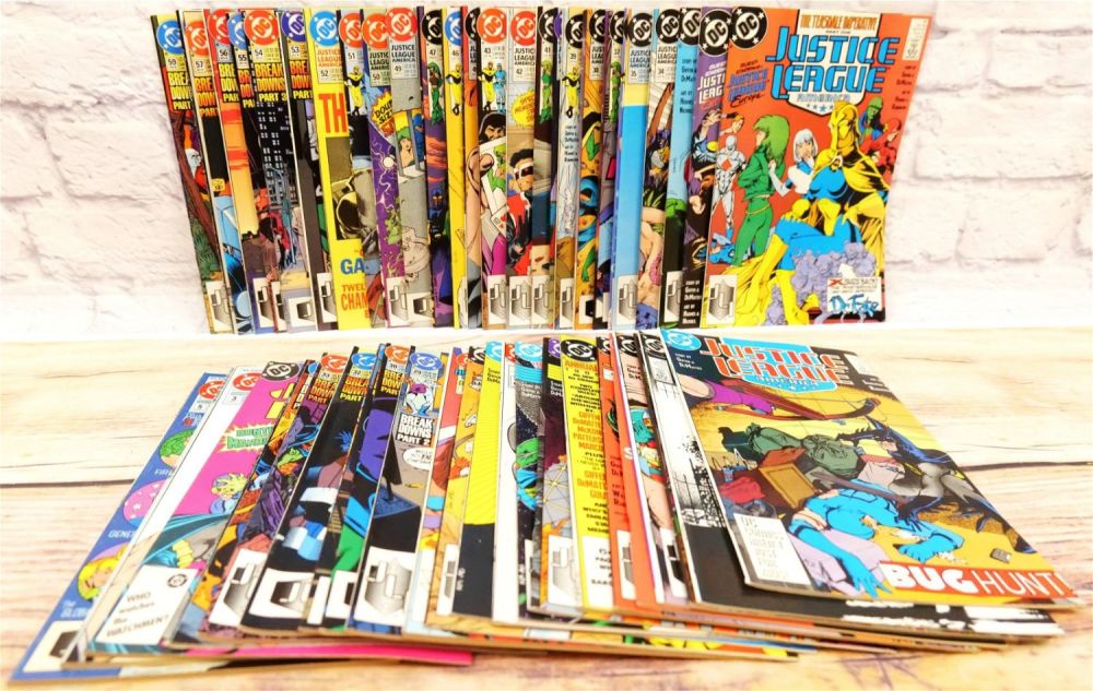 Lot 162: Lot of DC Justice League Comics