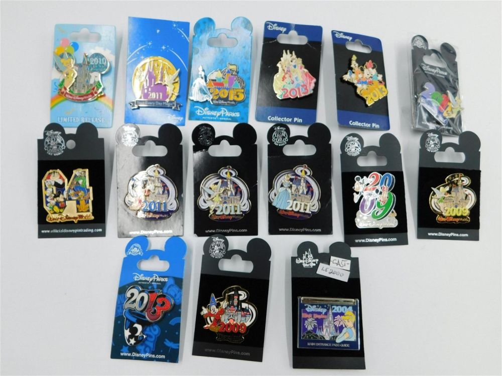 Lot 165: Lot of 15 Disney Parks Annual Pins