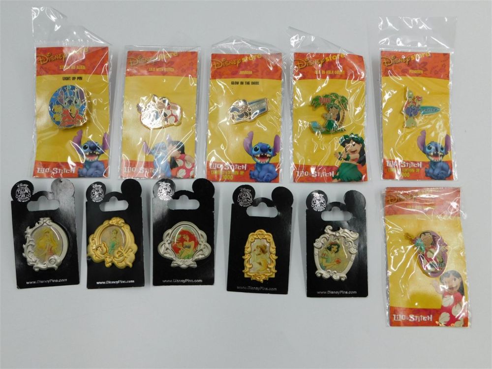 Lot 182: Lot of 11 Disney Pins