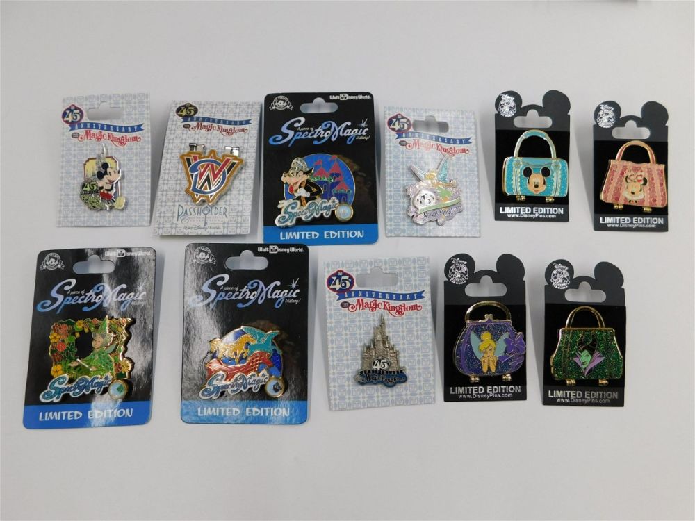 Lot 184: Mixed Lot of 11 Disney Pins