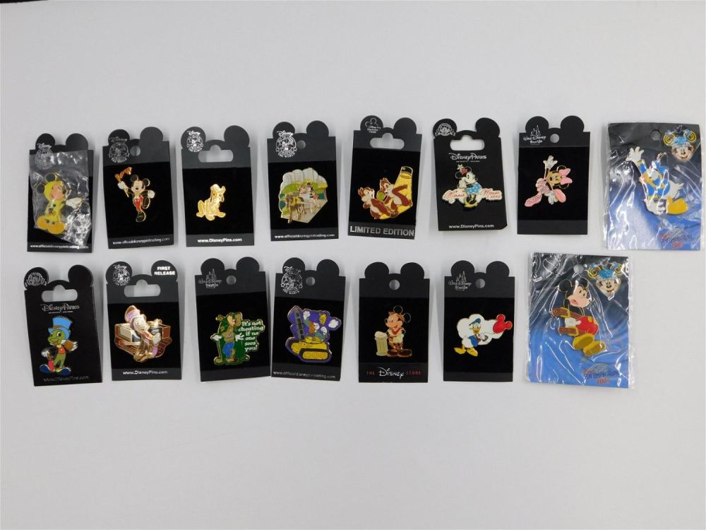 Lot 192: Lot of 15 Disney Character Pins
