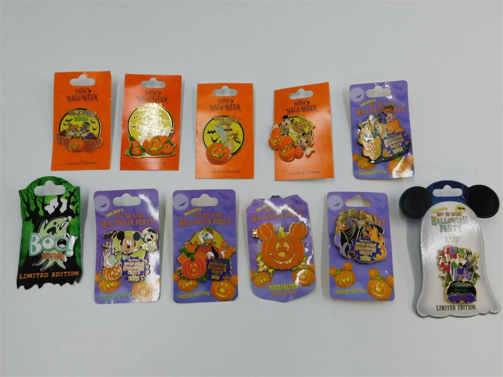 Lot 204: Lot of 11 Disney Halloween Limited Edition Pins