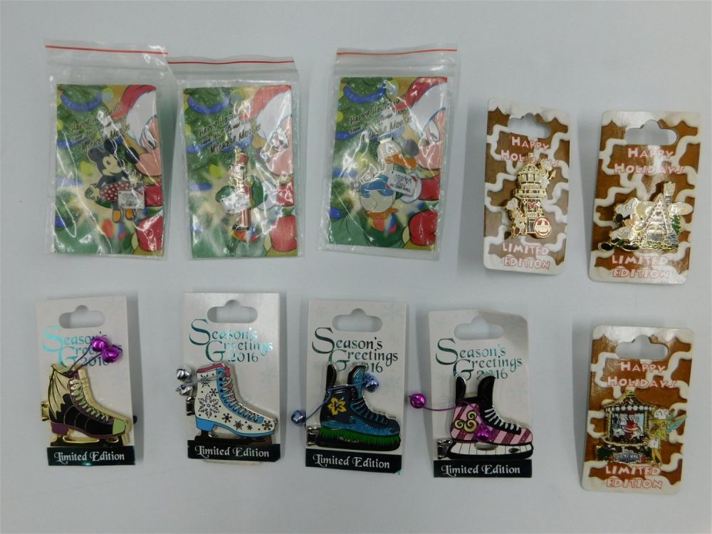 Lot 211: Lot of 10 Disney Christmas Pins