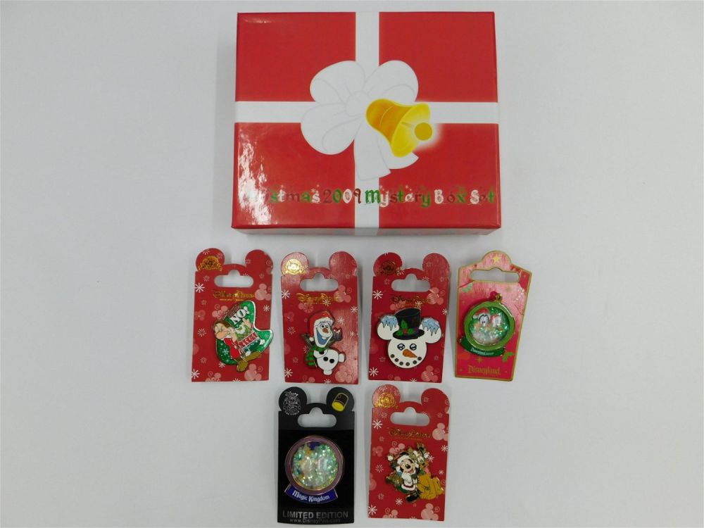 Lot 213: Lot of Disney Christmas Pins
