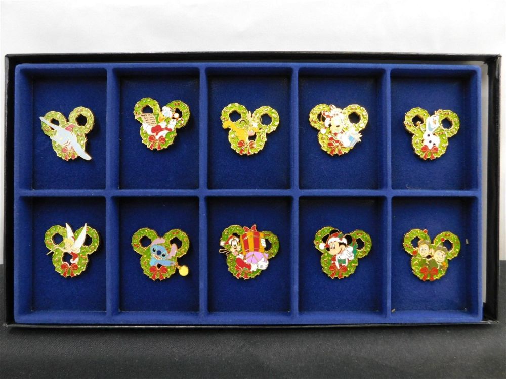 Lot 245: Disney Holiday Wreath Pin Set of 10