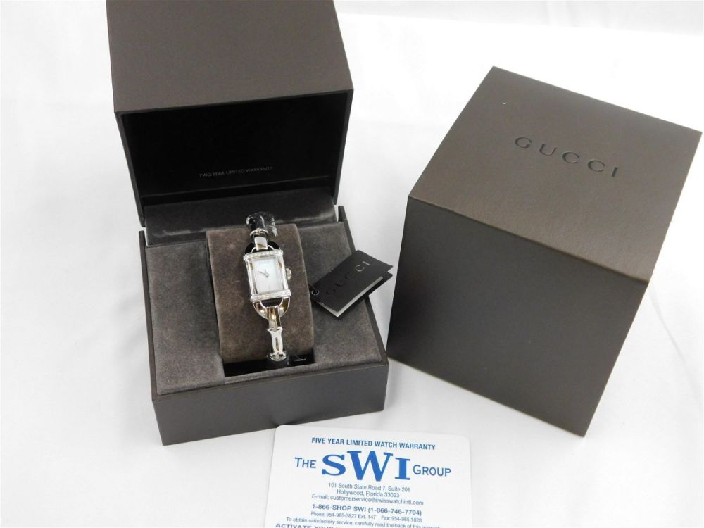 Lot 175: Gucci Bamboo 6800L Ladies Wristwatch