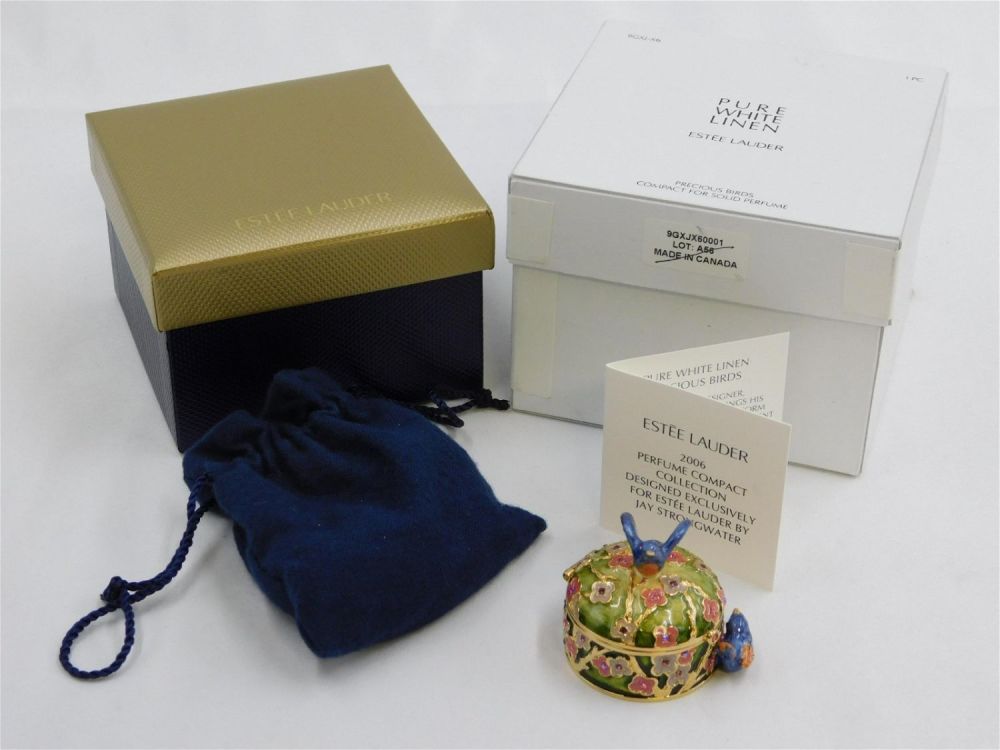 Lot 189: Jay Strongwater Estee Lauder Precious Birds Compact