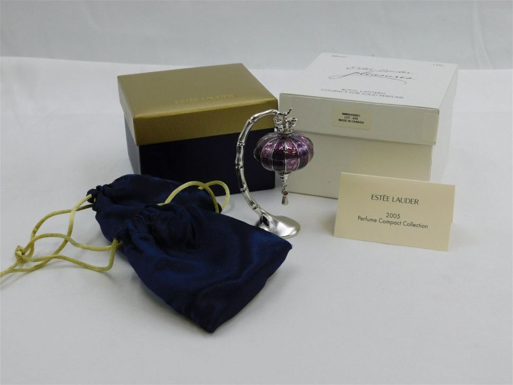 Lot 203: Estee Lauder Royal Lantern Perfume Compact