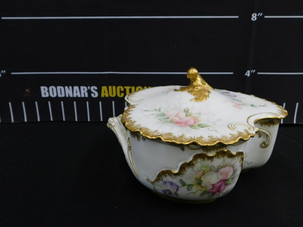 Lot 190: Limoges Heart Shaped Covered Vegetable Serving Bowl