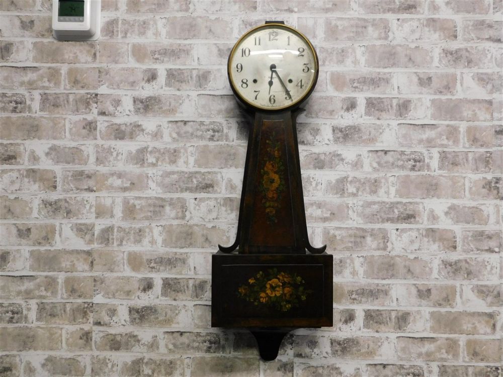 Lot 194: Gilbert Banjo Clock