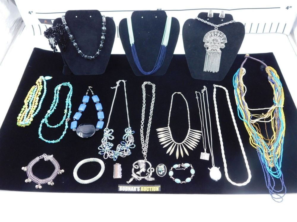 Lot 177: Lot of Costume Jewelry