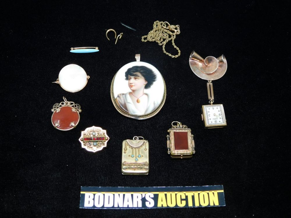 Lot 181: Lot of Victorian Gold Filled/Plated Jewelry