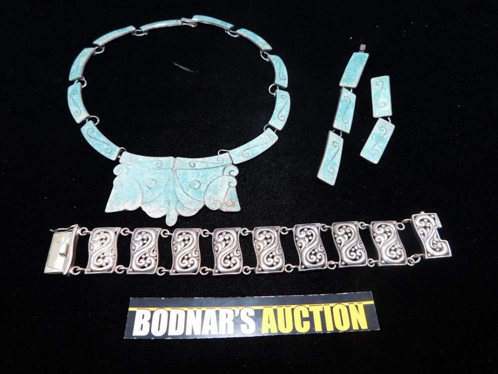 Lot 182: Lot of Sterling Jewelry