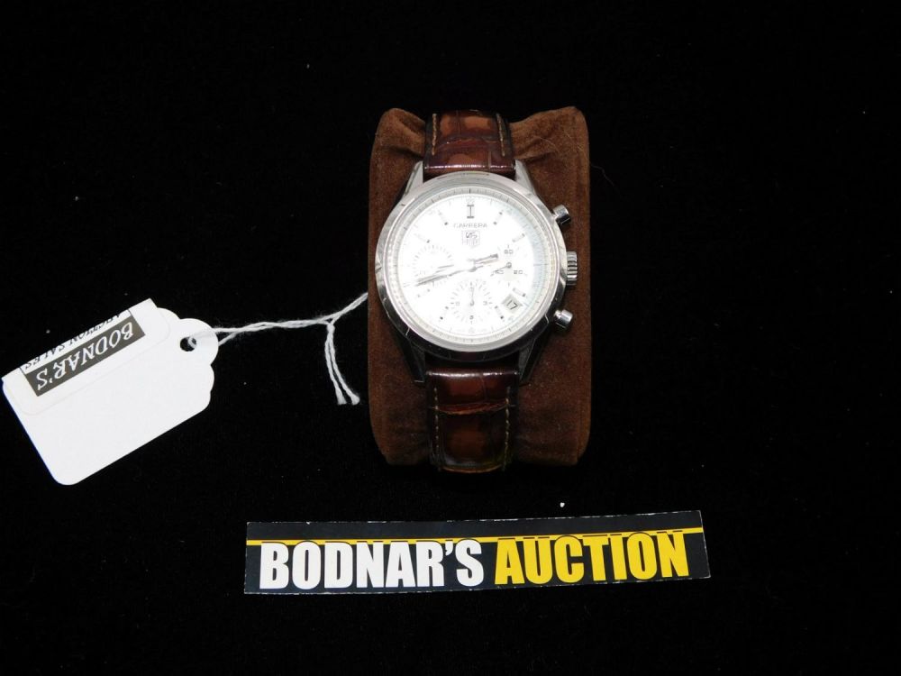 Lot 235: Tag Heuer Carrera Chronograph CV2110