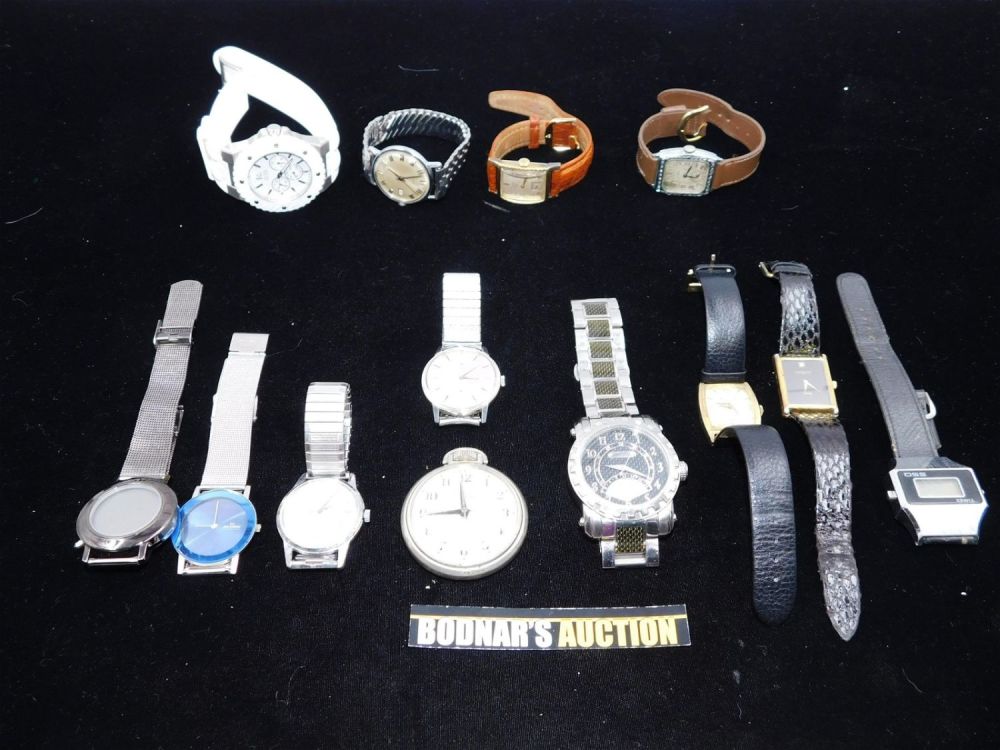 Lot 254: Lot of Assorted Watches