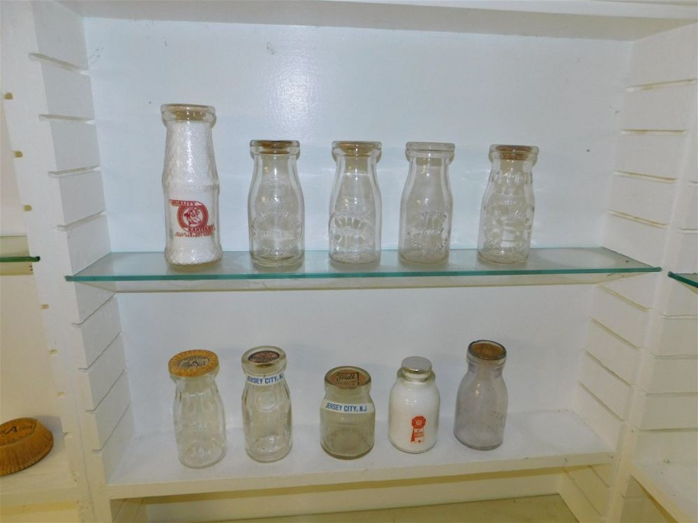 Lot 186: Lot of 10 New Jersey Cream Bottles