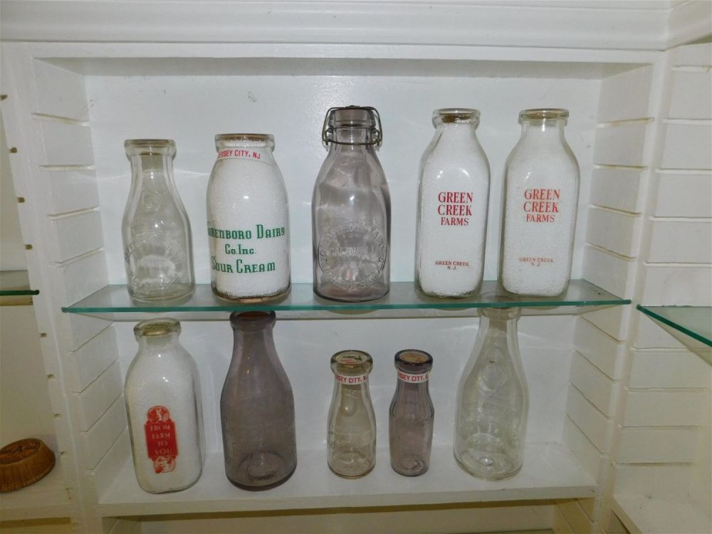 Lot 188: Lot of 10 New Jersey Dairy Bottles
