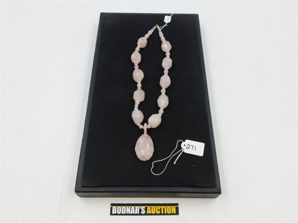 Lot 271: Rose Quartz Necklace