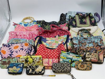 Lot of Vera Bradley and Very Bradley Style Purses. Lot of Vera Bradley and Very Bradley Style 