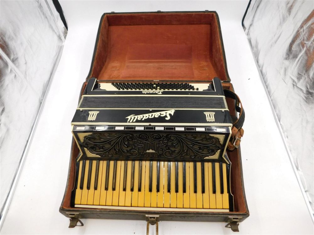 Lot 226: Scandalli Taranto Vintage Accordion