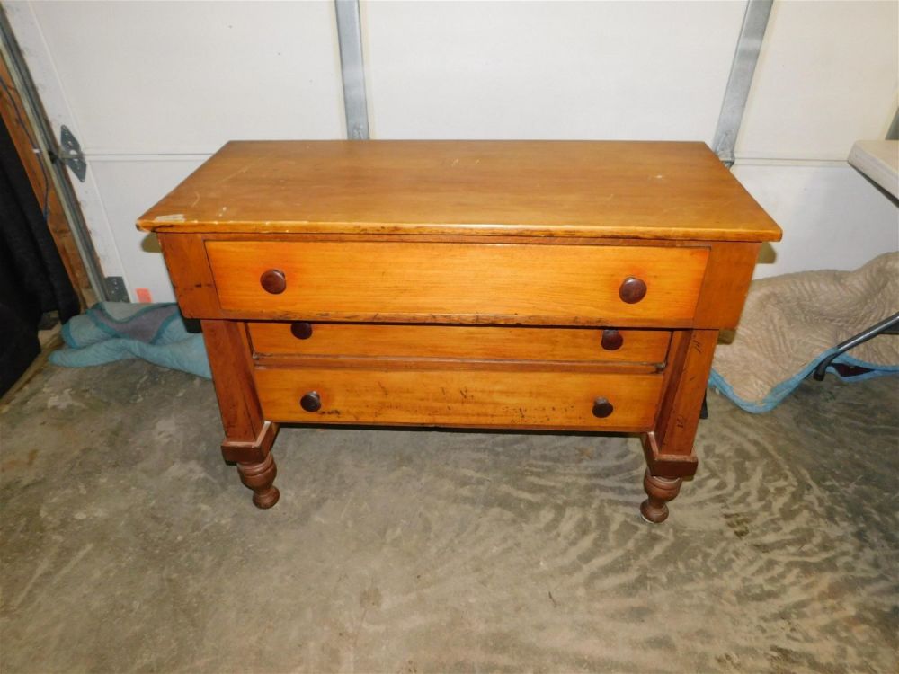 Lot 264: Country 3 Drawer Dresser with Column Support