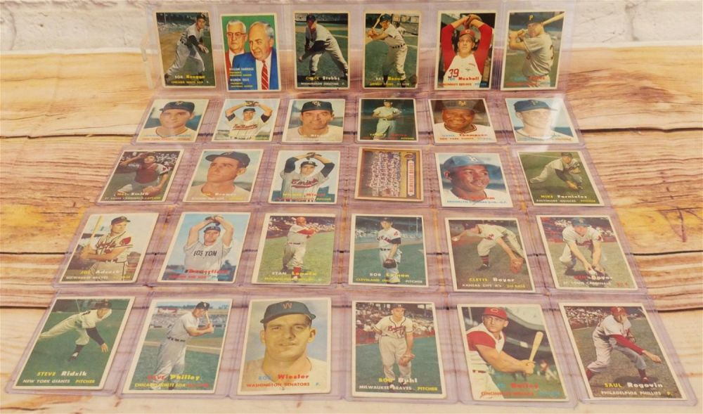 Lot 174: Lot of 30 Topps 1957 Baseball Cards