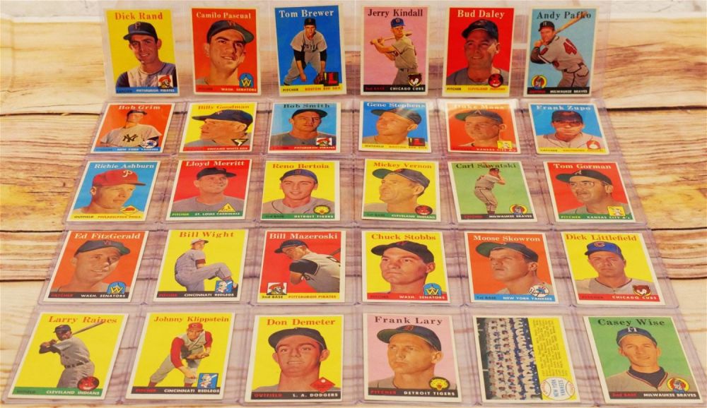 Lot 201: Lot of 30 Topps 1958 Baseball Cards
