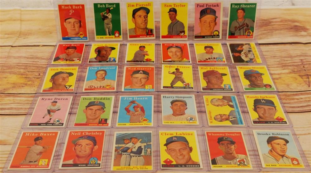 Lot 203: Lot of 30 Topps 1958 Baseball Cards