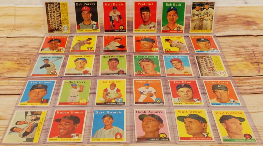Lot 204: Lot of 30 Topps 1958 Baseball Cards