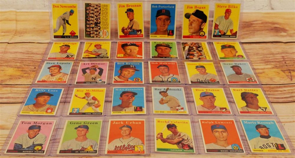 Lot 206: Lot of 29 Topps 1958 Baseball Cards