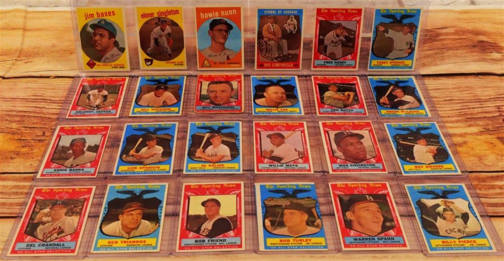 Lot 240: Lot of 24 Topps 1959 Baseball Cards