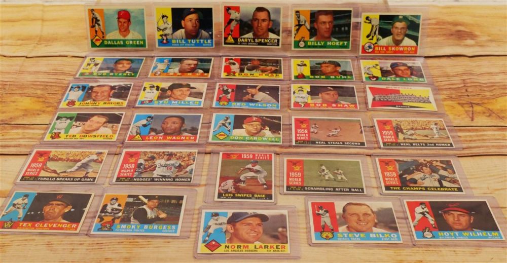 Lot 260: Lot of 30 Topps 1960 Baseball Cards