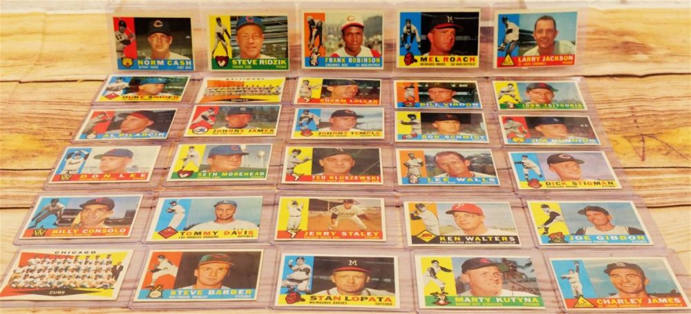 Lot 264: Lot of 30 Topps 1960 Baseball Cards