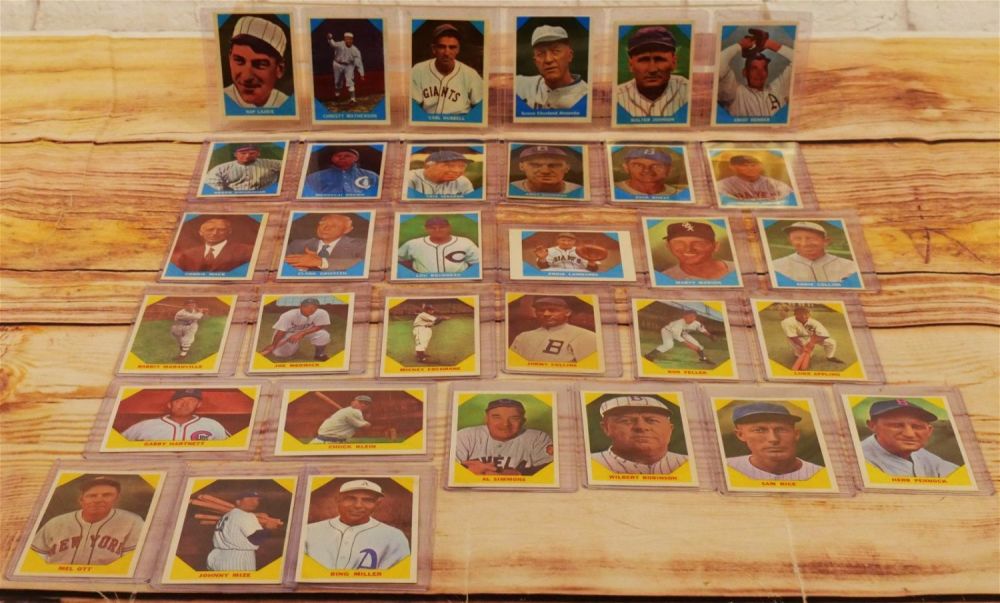 Lot 267: Lot of 33 Fleer 1960 Baseball Greats Cards