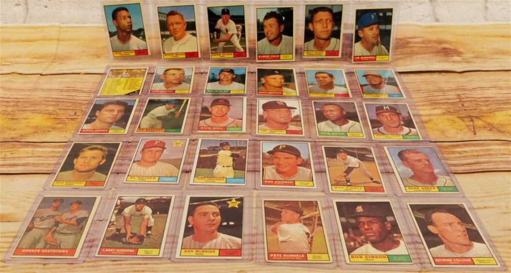 Lot 277: Lot of 30 Topps 1961 Baseball Cards