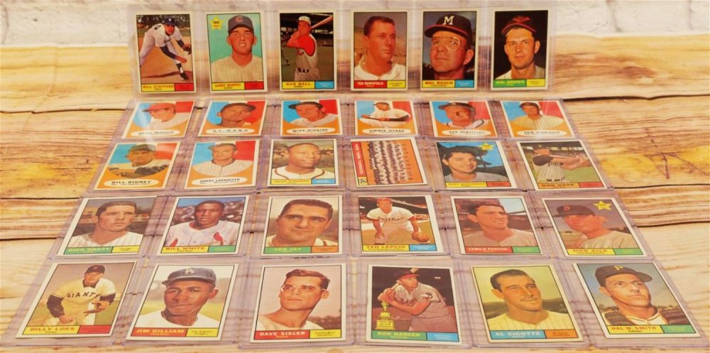 Lot 278: Lot of 30 Topps 1961 Baseball Cards