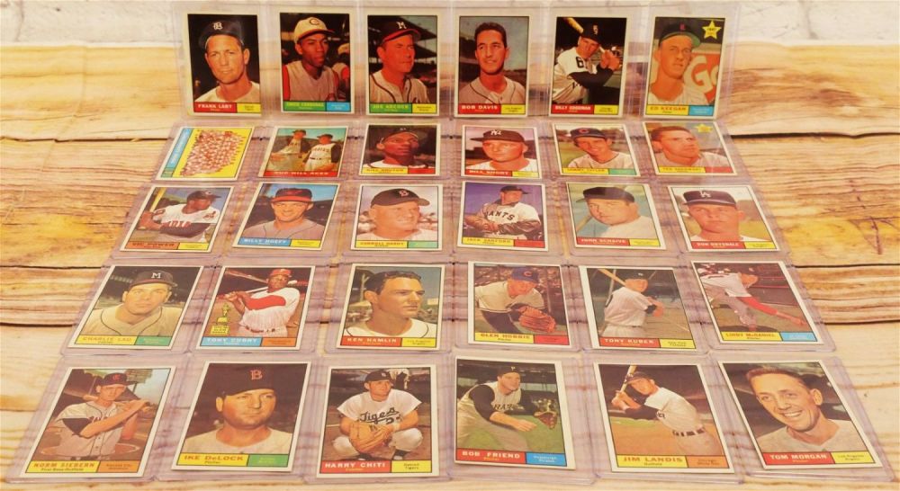 Lot 279: Lot of 30 Topps 1961 Baseball Cards