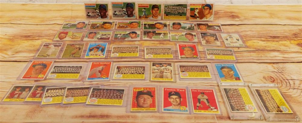 Lot 296: Lot of 40 Vintage Baseball Cards