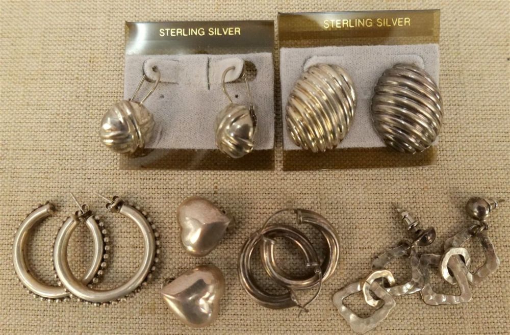 Lot 152: Lot of Sterling Silver Earrings