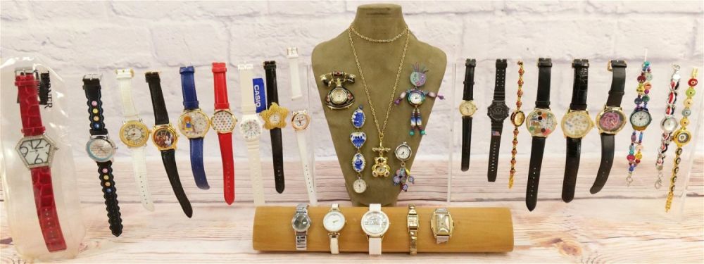 Lot 196: Lot of Ladies Watches