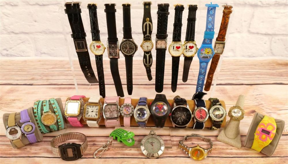Lot 217: Lot of Men's and Women's Watches