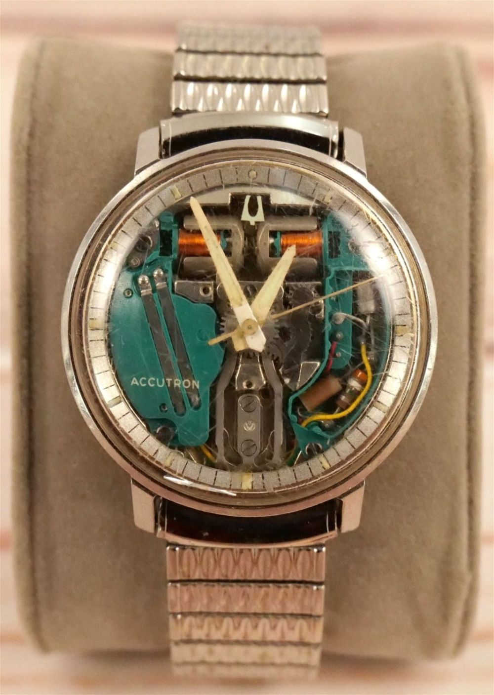 Lot 235: Bulova Accutron 214 Spaceview M6 Men's Watch