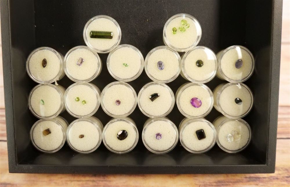 Lot 246: Lot of Loose Natural Stones