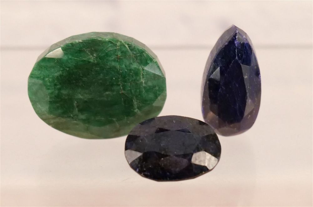 Lot 255: Lot of Extremely Large Loose Natural Stones