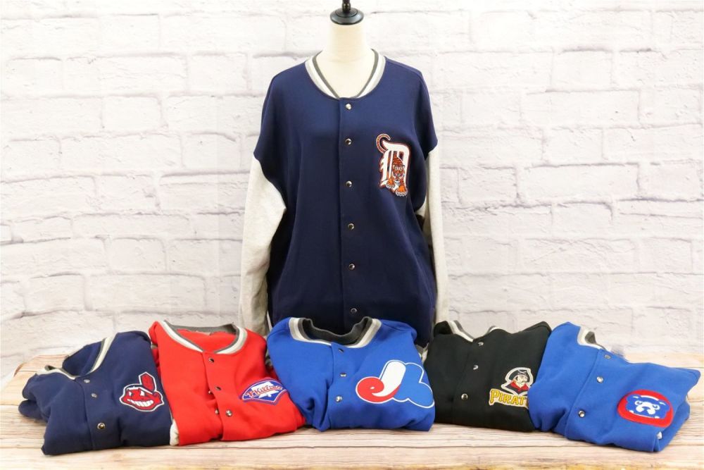 Lot 175: Lot of 6 Vintage Majestic MLB Button Up Sweatshirts/Jackets