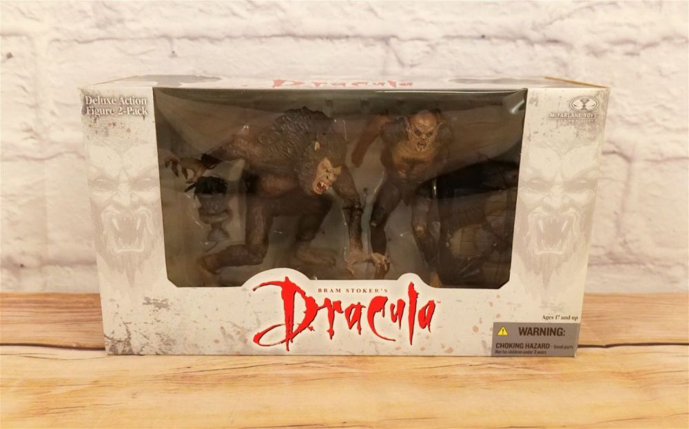Lot 246: McFarlane Bram Stroker's Dracula Deluxe Action Figure Set