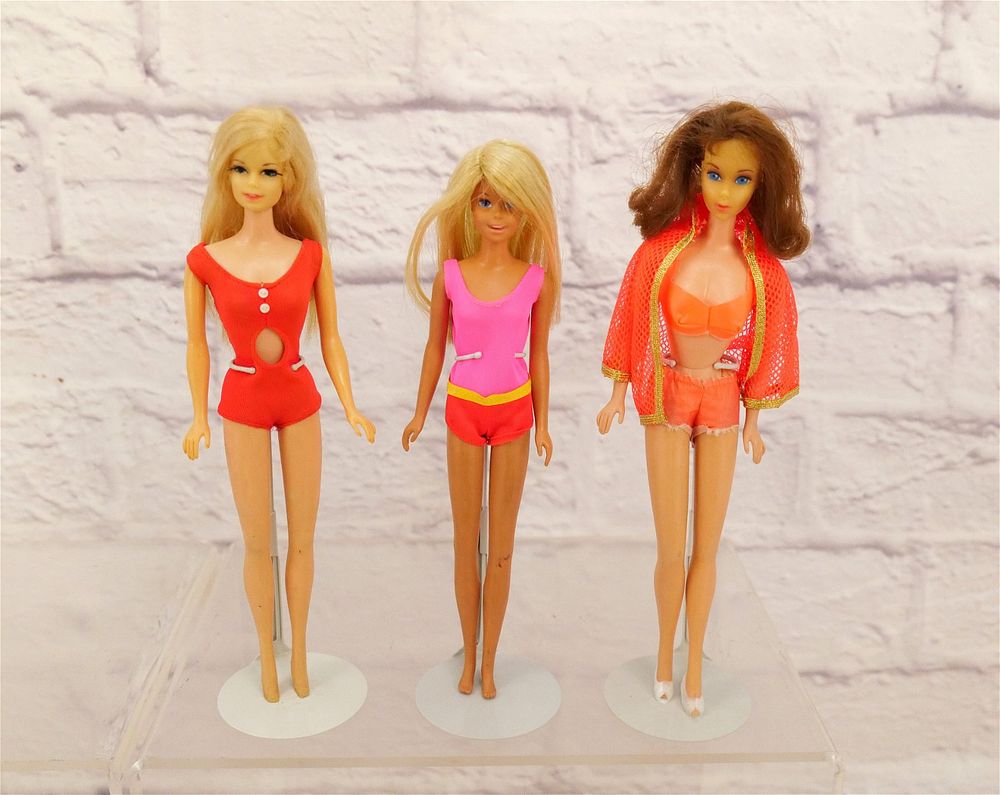 Lot 254: Lot of 3 Vintage Twist N Turn Barbie Dolls