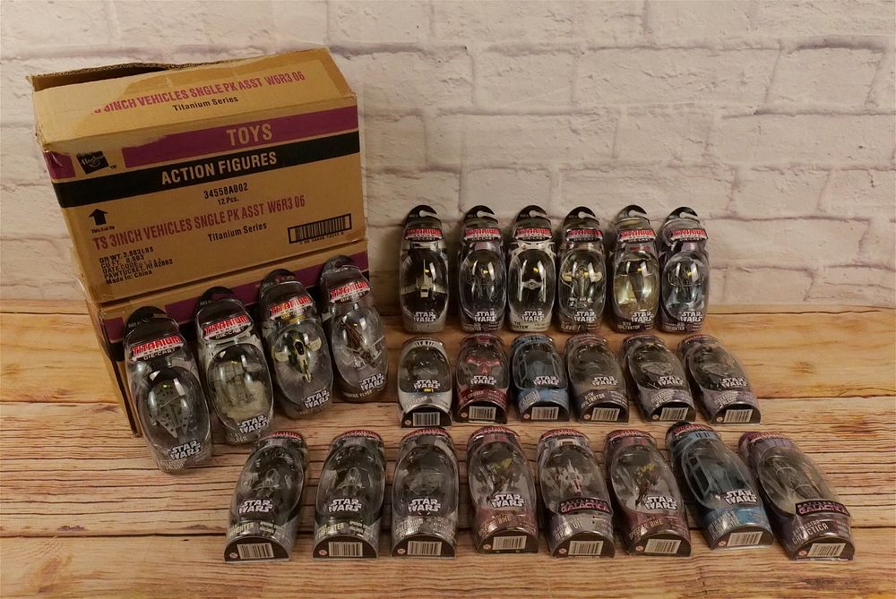 Lot 160: Lot of 24 Star Wars Titanium Series 3" Vehicle Packs