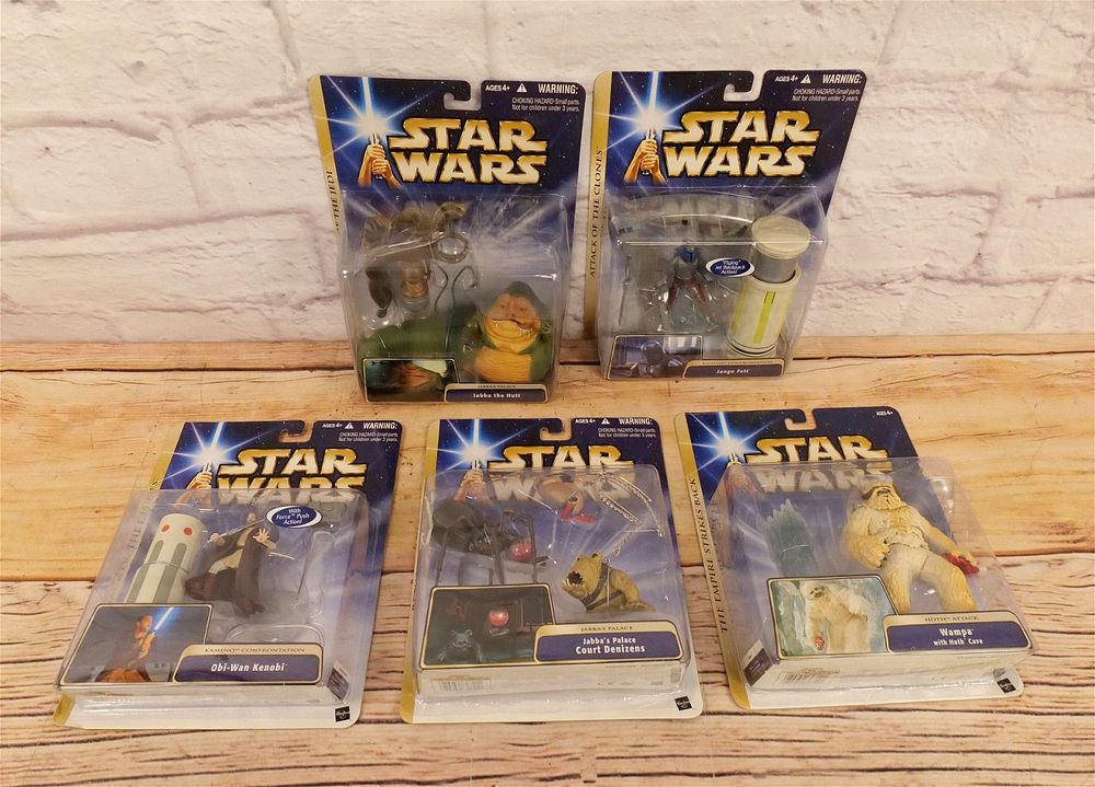 Lot 199: Lot of 5 Hasbro Star Wars Action Figures